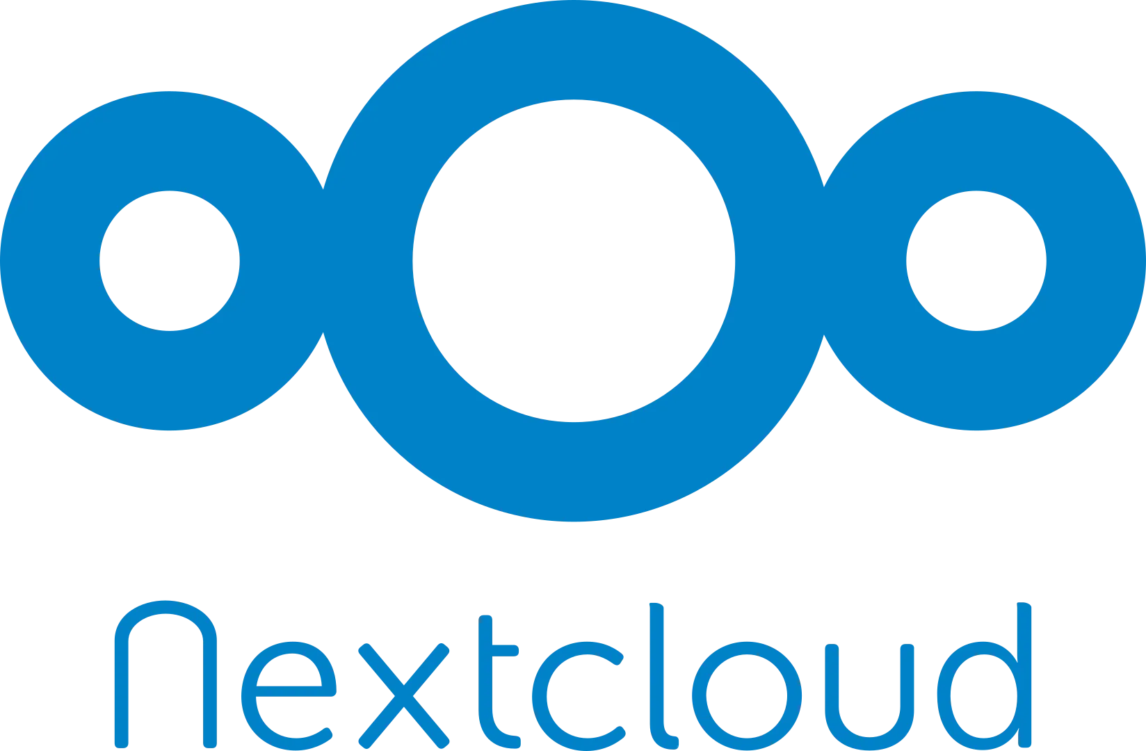 Blaues Logo mit drei verbundenen Kreisen, die eine Wolke symbolisieren, daneben der Schriftzug „Nextcloud“.