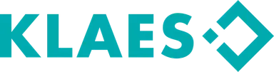 Logo von KLAES, Schriftzug in türkis und weiß, mit geometrischen Formen